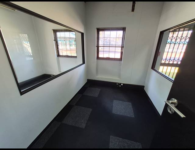 905M² OFFICE TO LET IN WOODMEAD